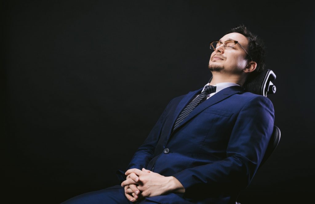 腰を据えるを間違った使い方してませんか 正しい使い方や意味はこちら オトナのコクゴ